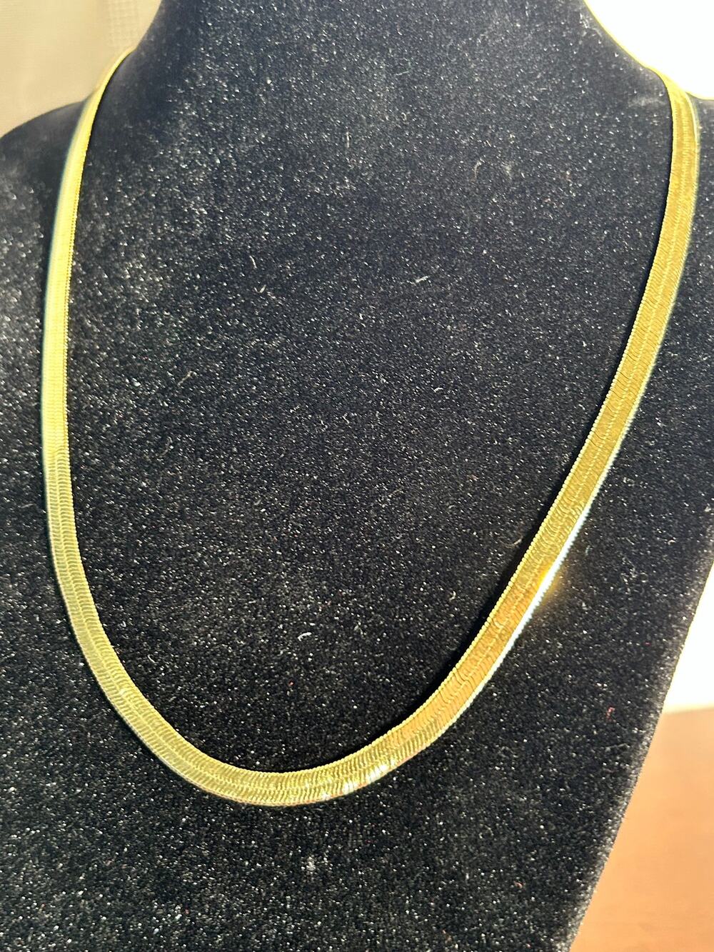 Vintage American Showcase Gold Tone Herringbone Chain Necklace 18 Inch